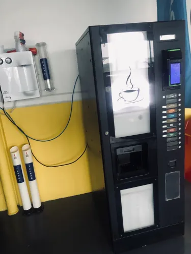 Vending machine /máquina de café 