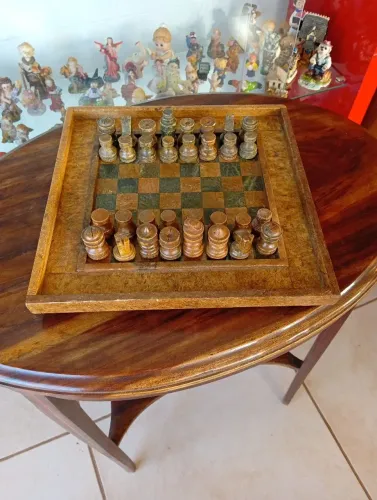 Tabuleiro de xadrez em pedra sabão completo