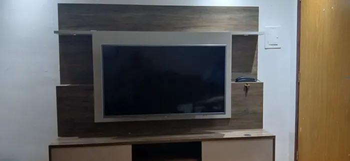 Vende-se Estante Home com LED para TV até 55",no tamanho 178X197 no valor de 500,00R$.