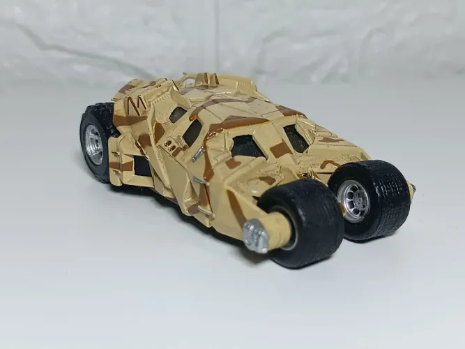 Batmóvel Tumbler Camuflagem escala 1/36 
