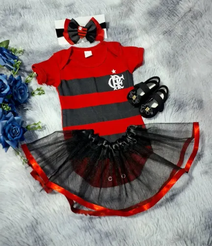 Kit mesversario time de futebol menina ?
