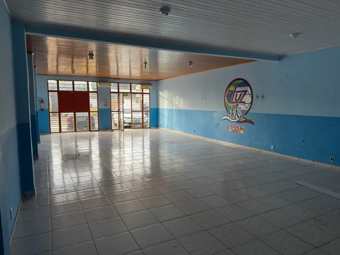 Aluga-se ponto comercial