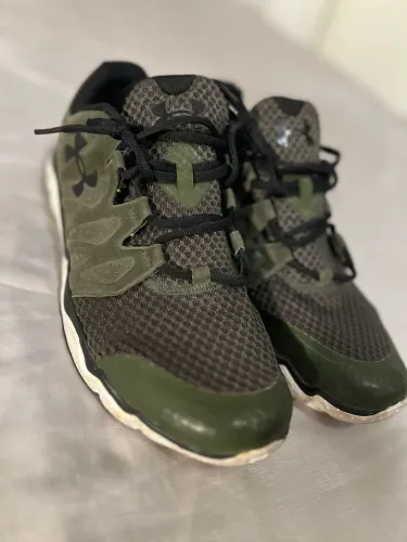 Tênis under armour TAM 43 original