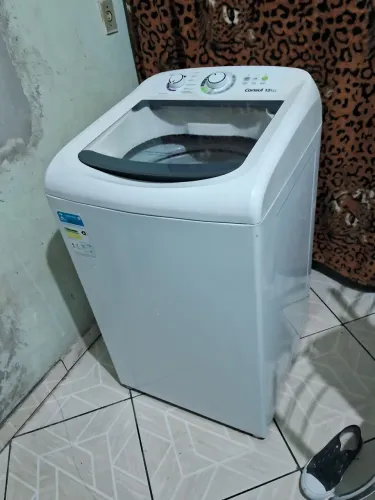 Vendo máquina que fais tudo 12 kilos semi nova
