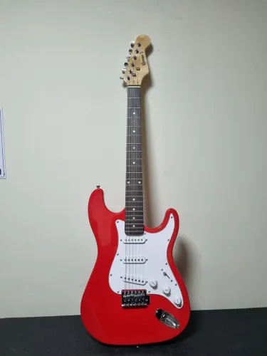 GUITARRA STRATOCASTER QUEENS