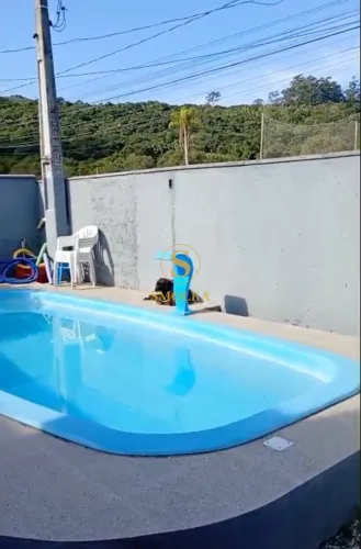 Casa Estilo Colonial na Cachoeira do Bom Jesus ? Ampla, Charmosa e com Varanda que Abraça