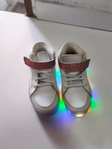 Tênis com luz feminino infantil
