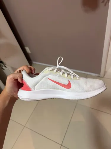 Tênis Nike Flex Experience 12 Feminino - Branco+Laranja
