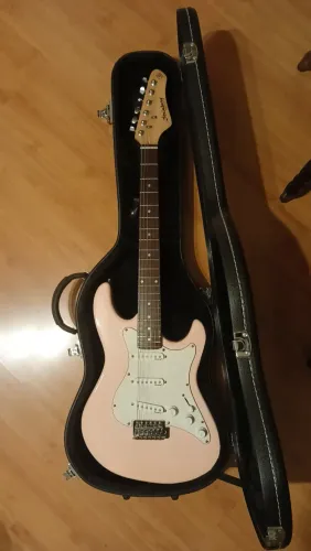 Guitarra Strinberg® Stratocaster