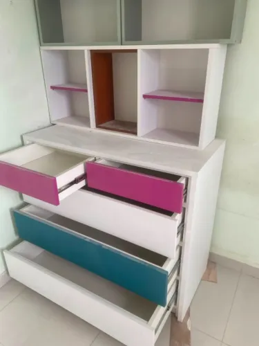 Cômoda Infantil com Nichos e Prateleiras