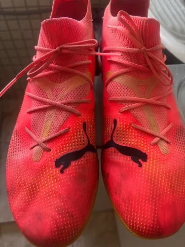 Chuteira futsal puma usada duas vezes