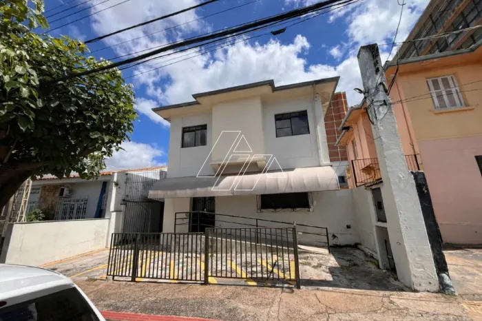 Imóvel comercial com 6 salas e 2 vagas à venda na Região Central Marília/SP