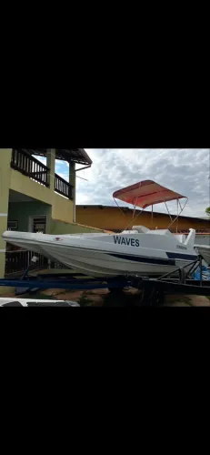 Lancha Catamarã 16pes