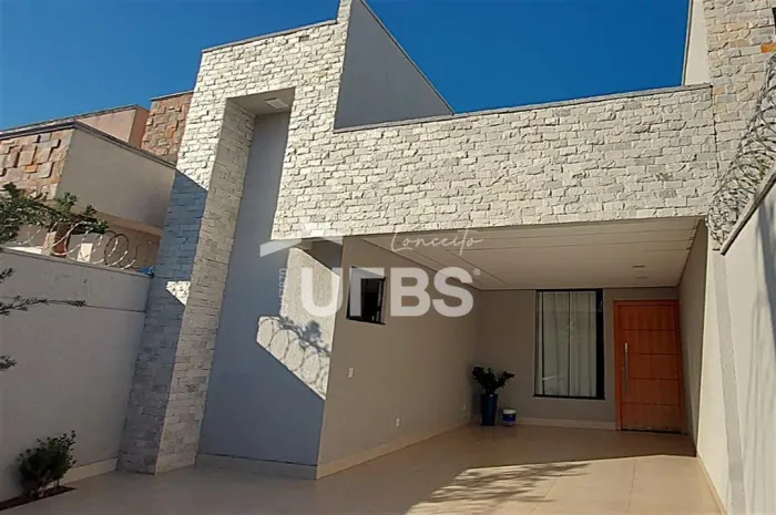 Casa à venda no Jardim Atlântico | 3 suítes | Piscina aquecida | R$ 895.000
