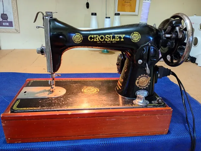 Máquina de costura Crosley 