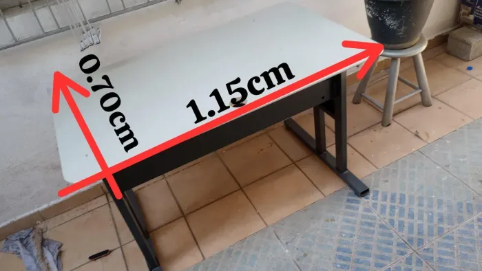 Mesa para computador (escritório)