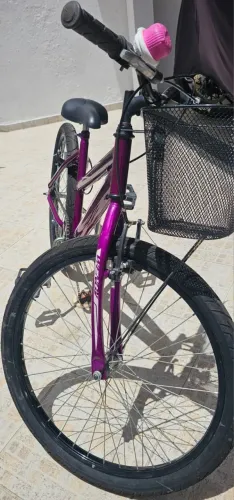 Bike Aro 24 Feminina (Lilas) em estado de nova (pouco usada)
