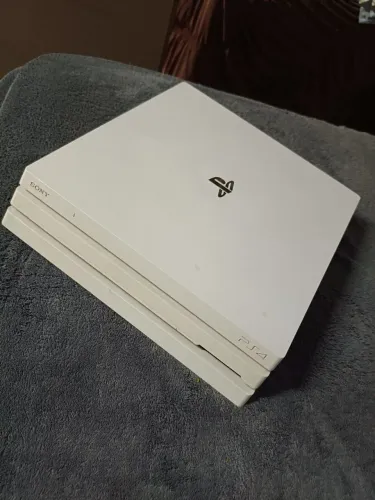 PS4 pro Branco destravado 