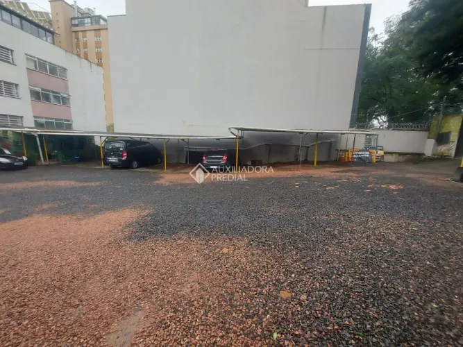 Terreno à venda na rua Silveiro.