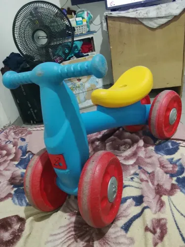Vende-se Triciclo de equilíbrio