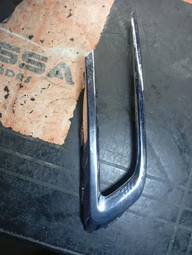 Moldura Cromada Esquerda Farol De Milha Fiat Toro 2023 Original