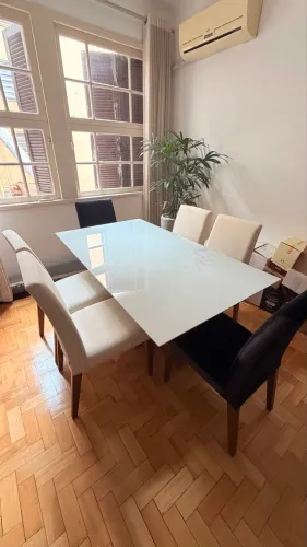 Mesa de jantar com 6 cadeiras