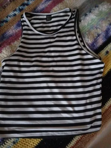Mini blusas e top