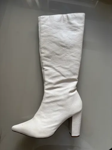 Bota off white cano longo TAM 37 usada apenas 1x