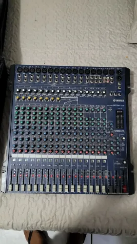 Mesa de som Yamaha MG 20