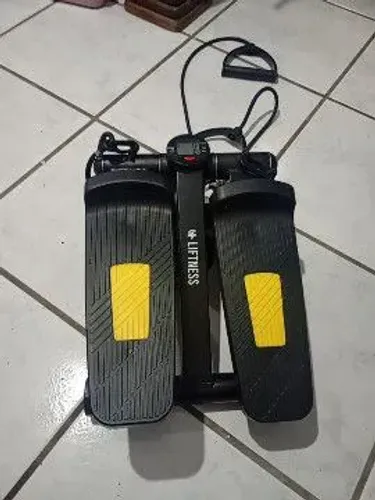  Stepper Liftnes com Elásticos e Marcador Digital - Praticamente Novo