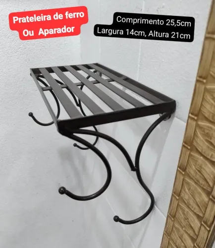 Aparador vintage - prateleira de ferro