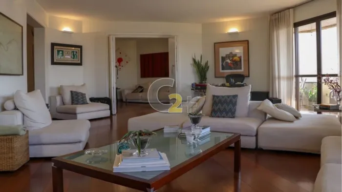 Apartamento à venda no Pacaembu com 4 suítes e 4 vagas