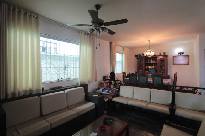 Casa à Venda - São José, 3 Quartos, 300 m2