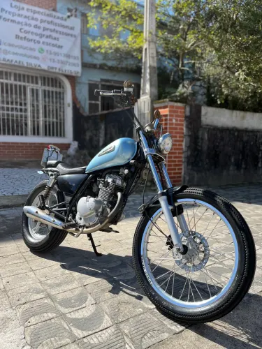 Intruder 125 azul CUSTOM