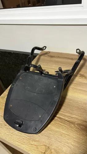 Suporte Metálico para Baú de Moto - Usado
