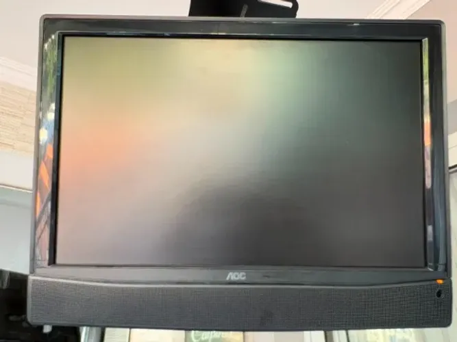 TV Monitor AOC 22" LCD - Ótimo para Monitor ou Câmeras