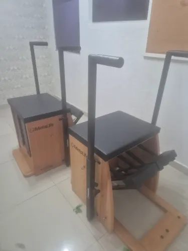 Vendo 1 barrel e 2 chair com pouquissimo uso