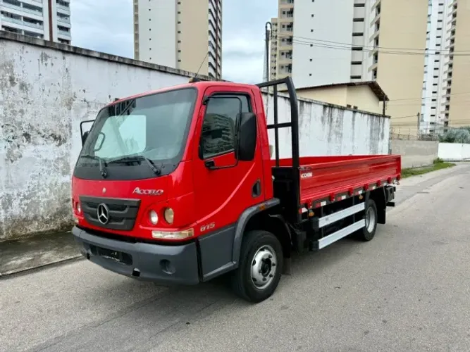 Mercedes Benz Accelo 815 2017