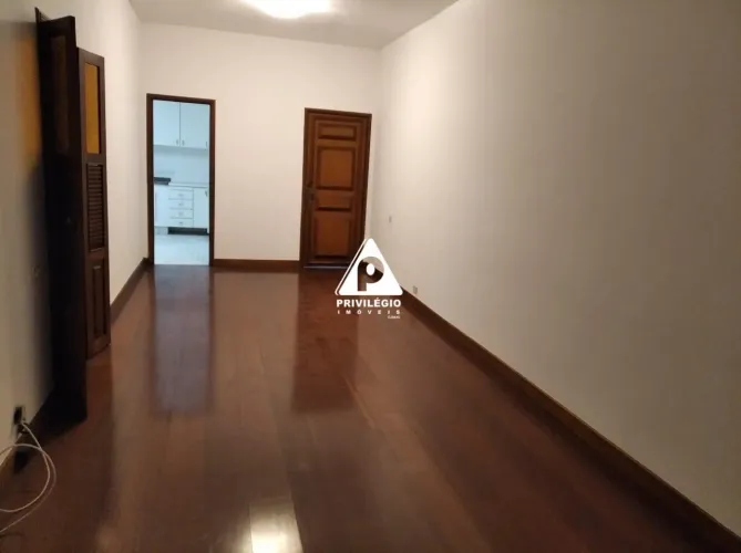 Leblon Amplo 3 Quartos com Vaga, Suíte e Lazer no Prédio!