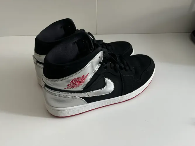 Air Jordan 1 Mid Johnny Kilroy