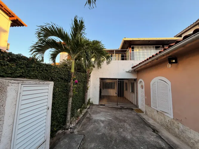 Búzios + proximidade da Rua das Pedras + 5 quartos + piscina + mobiliada.