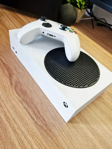 XBOX SÉRIES S + 4 CONTROLES ORIGINAIS + CARREGADOR