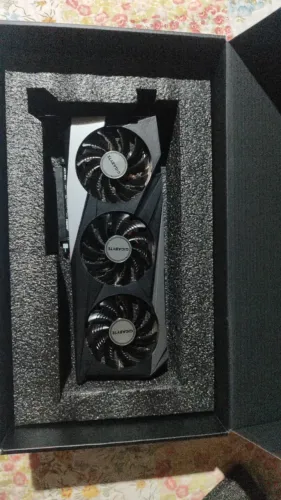 RX 7600 XT 8B 4 MESES DE USO