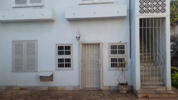 Casa para aluguel tem 80 metros quadrados com 1 quarto em Vila Santa Cecília - Volta Redon