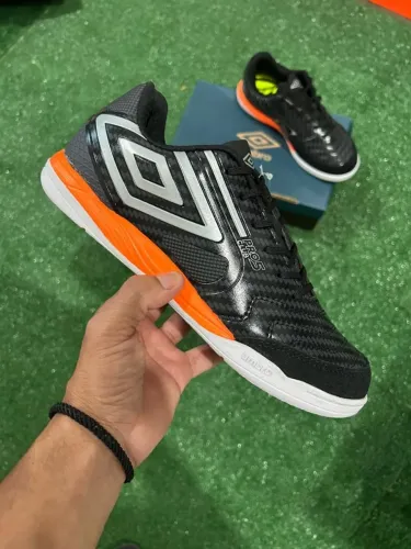 Vendo chuteira umbro club