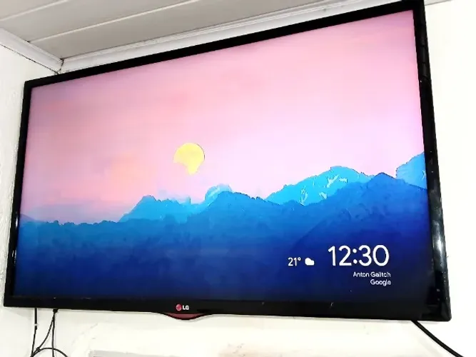 Vende-se TV LG 39LN5400-SB , de LED , 39 polegadas com resolução Full HD (1080p)