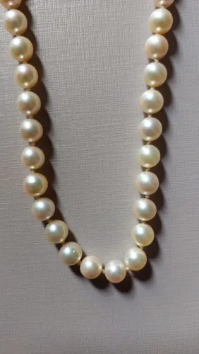 Colar de Pérolas água salgada fecho ouro 18 quilates