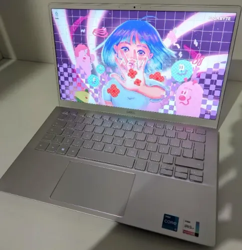 Notebook Dell Inspiron i5 (1KG Tela 13 95% SRGB) DDR4X 4267 Mhz