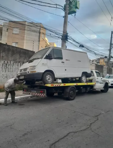 Sucata pra Retirada de peças trafic