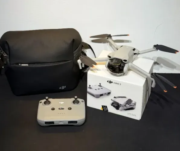Drone DJI Mini 3 Só 2h30 de Voo! + Cartão SanDisk 128GB + Bolsa DJI + Hélices Originais
